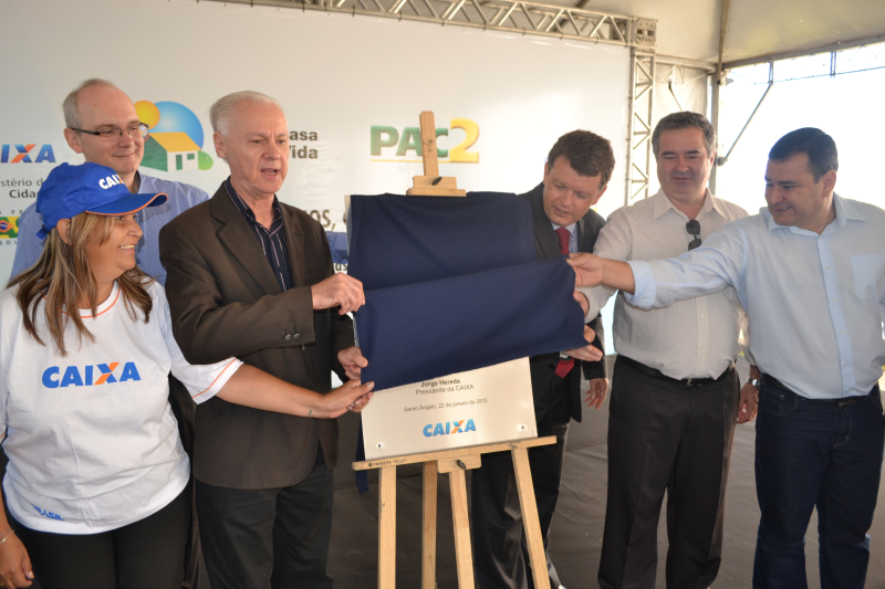 Entregue os apartamentos do Romeu Goulart 2