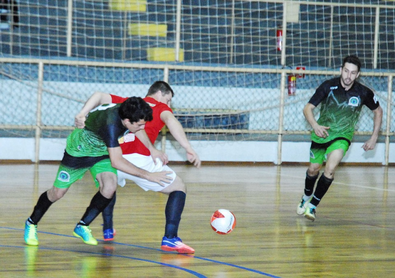 Santo Ângelo FC e Resenha avançam no municipal de futsal