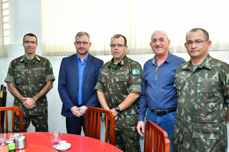 Prefeito participa do encerramento do Recrutamento e Mobilização no 1º Bcom