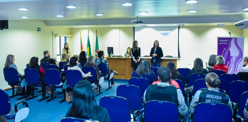 Fórum debate a erradicação da violência contra a mulher