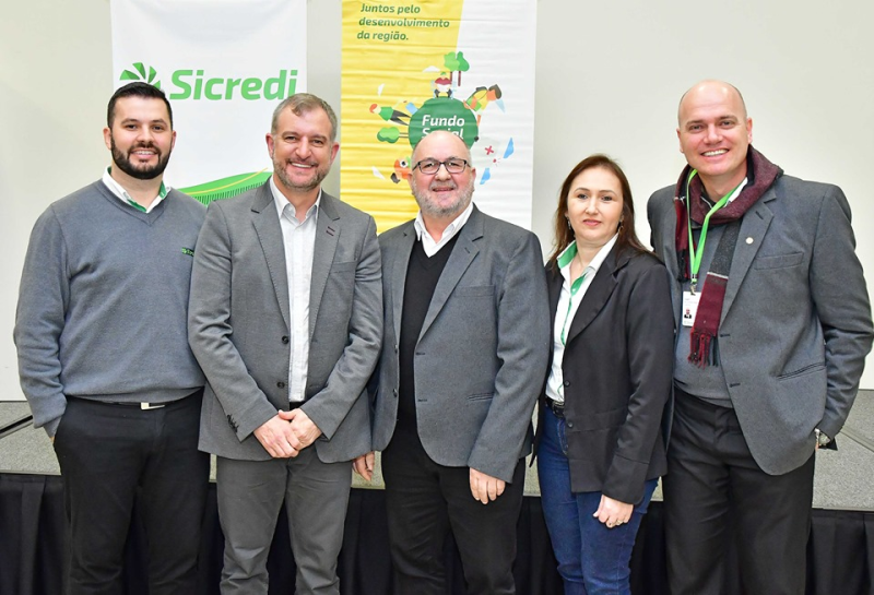 SICREDI repassa recursos do Fundo Social