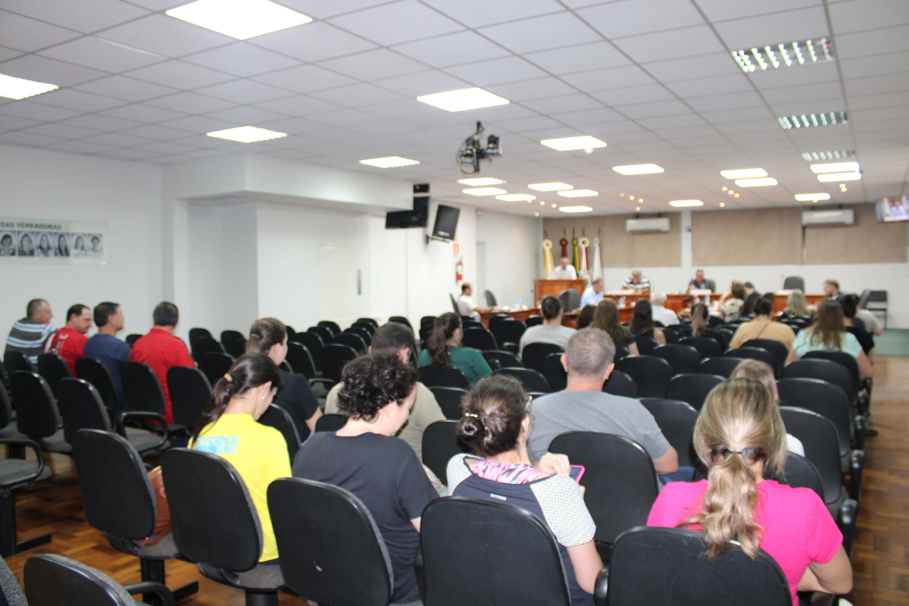 VEREADORES APROVAM TRÊS IMPORTANTES PROJETOS DE ORIGEM EXECUTIVA
