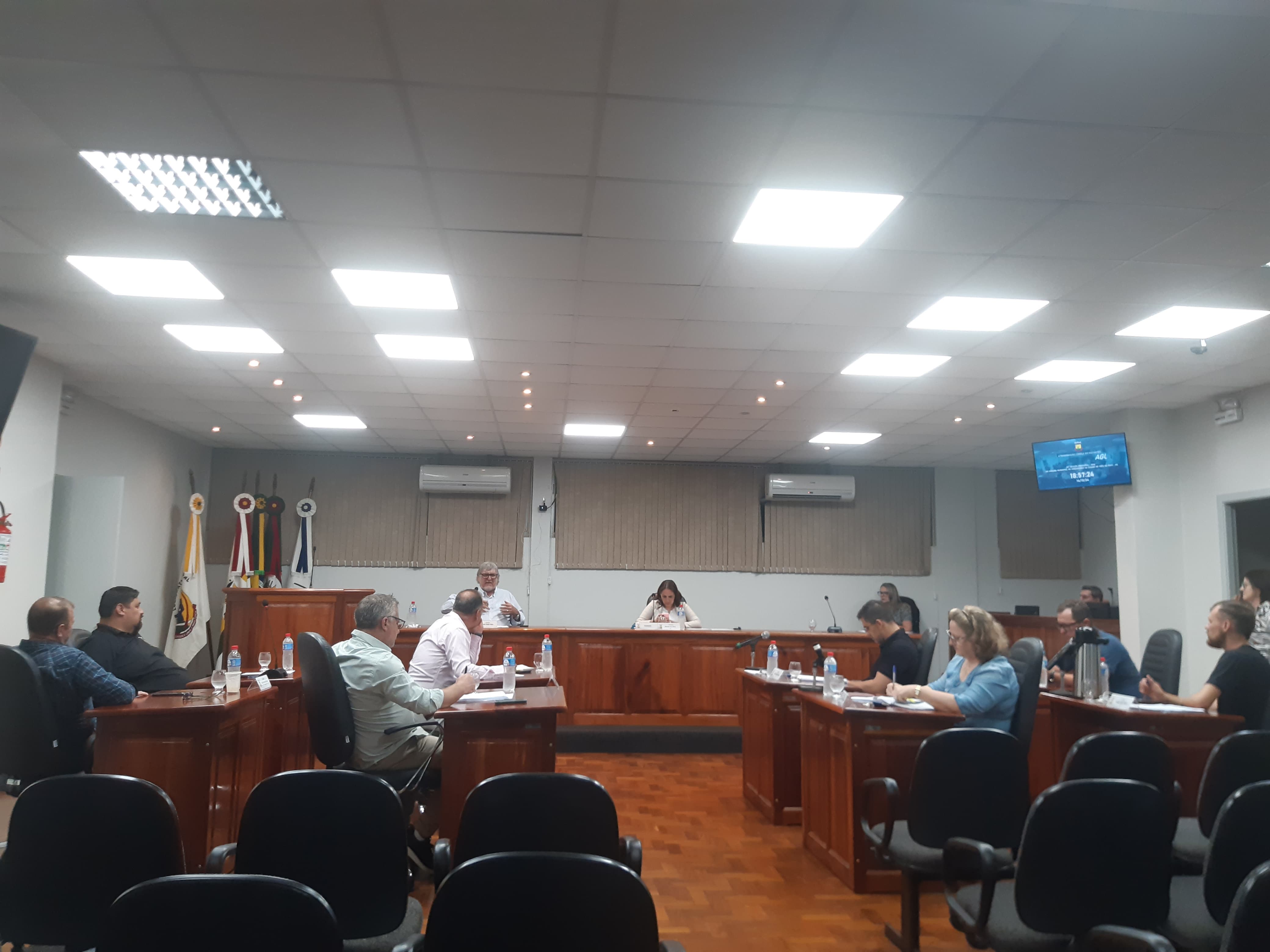 VEREADORES APROVAM PROJETO DE LEI QUE ALTERA AÇÕES E OBJETIVO DE PROGRAMA MUNICIPAL