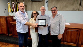 <p><strong>C&Acirc;MARA DE VEREADORES REALIZA 13&ordf; SESS&Atilde;O ORDIN&Aacute;RIA DE 2025 COM DESTAQUE PARA HOMENAGEM &Agrave; R&Aacute;DIO COLONIAL FM E VOTA&Ccedil;&Atilde;O DE PROPOSI&Ccedil;&Otilde;ES LEGISLATIVAS</strong></p>