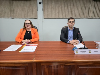 <p><strong>C&Acirc;MARA APROVA PROJETOS E MO&Ccedil;&Otilde;ES EM SESS&Atilde;O MARCADA POR MUDAN&Ccedil;AS TEMPOR&Aacute;RIAS NA MESA E ESTREIA DE SUPLENTE</strong></p>