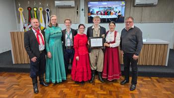 <p><strong>JUVENTUDE E TRADI&Ccedil;&Atilde;O MARCAM A 25&ordf; SESS&Atilde;O ORDIN&Aacute;RIA DA C&Acirc;MARA MUNICIPAL</strong></p>