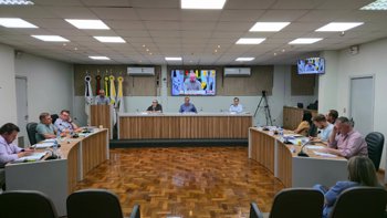 <p><span style="font-size: 12pt;"><strong>C&acirc;mara de Vereadores de Tr&ecirc;s de Maio inicia ano legislativo de 2026 com aprova&ccedil;&atilde;o de homenagens e debates em plen&aacute;rio.</strong></span></p>