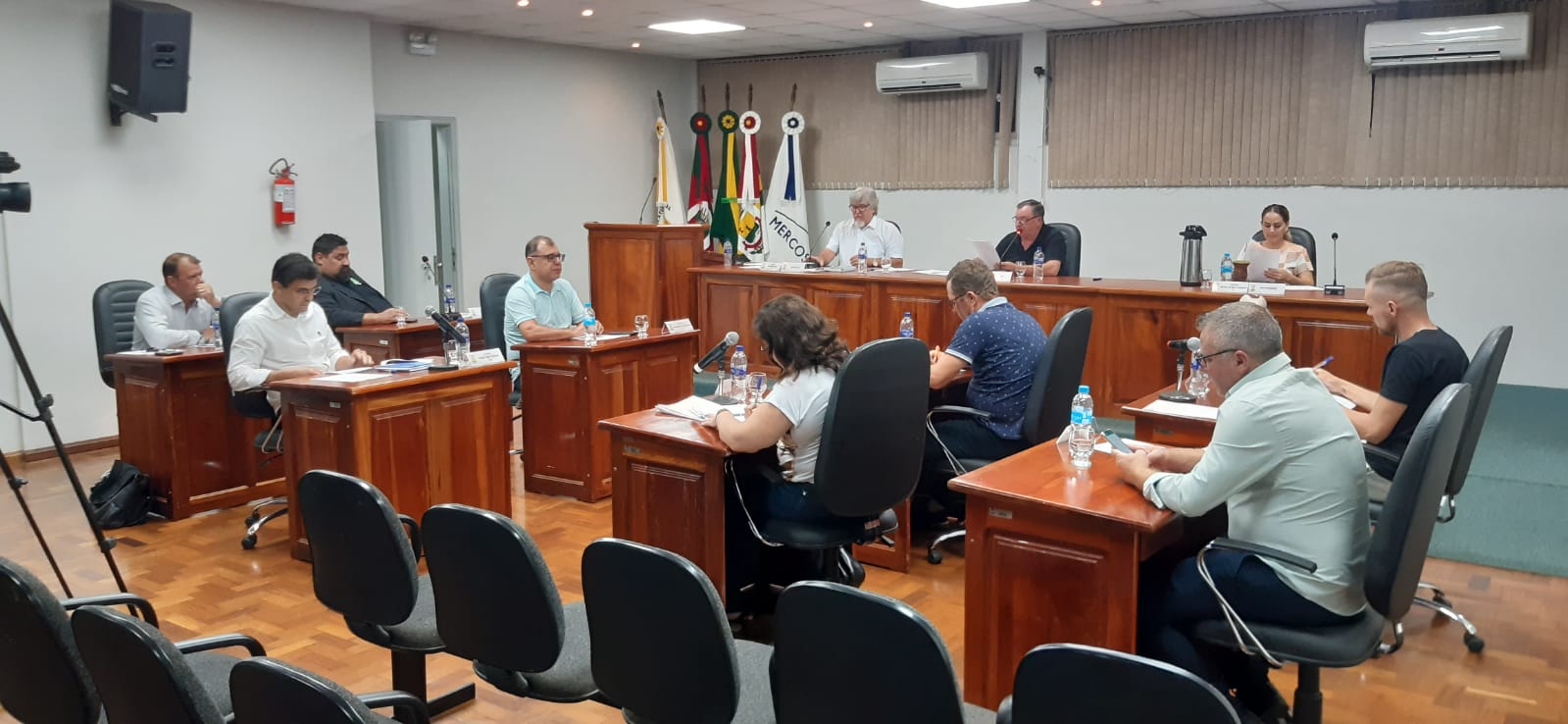 VEREADORES APROVAM PROJETO QUE INCLUI AÇÃO EM PROGRAMA DE APOIO AO DESENVOLVIMENTO ECONÔMICO E EXPANSÃO EMPRESARIAL