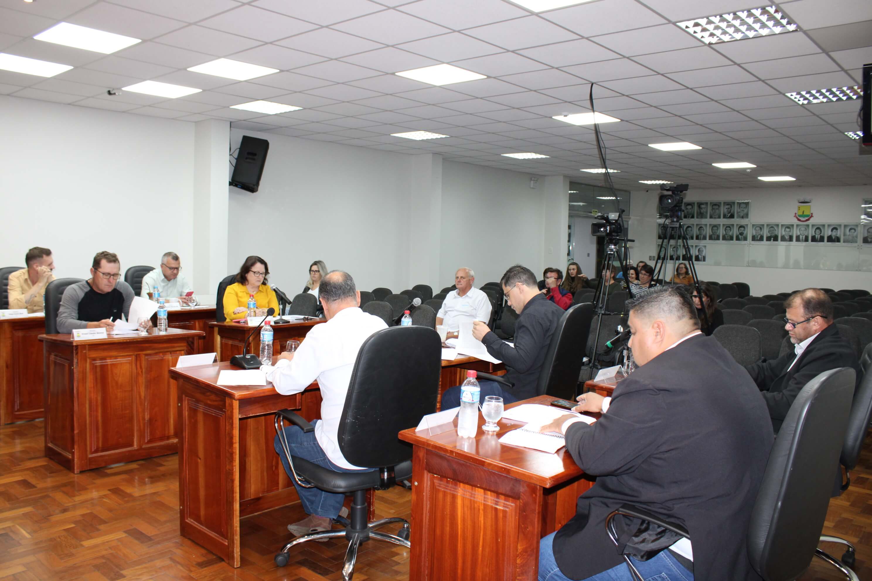 VEREADORES APROVAM PROJETOS IMPORTANTES NA ÁREA DE EDUCAÇÃO