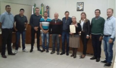 Na terça-feira dia 25 de abril de 2017 a Câmara Municipal de Vereadores, aprovou Moção Parabenizando a Senhora Maria Amália Lacerda Bierhals, pelos relevantes serviços que vem prestando a comunidade.