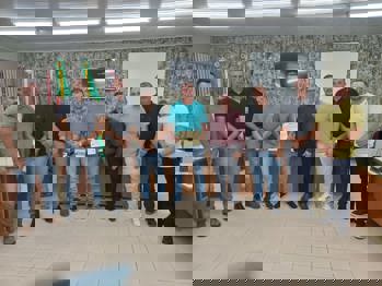 <p>Mo&ccedil;&atilde;o de APOIO para refor&ccedil;ar o pedido de execu&ccedil;&atilde;o do projeto de pavimenta&ccedil;&atilde;o asf&aacute;ltica da ERS-350, no trecho que liga os munic&iacute;pios de Dom Feliciano a Encruzilhada do Sul.</p>