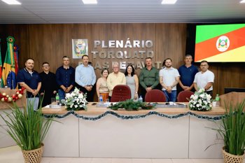 <div class="xdj266r x14z9mp xat24cr x1lziwak x1vvkbs x126k92a">
<div dir="auto">Sess&atilde;o Solene de Denomina&ccedil;&atilde;o Oficial do Plen&aacute;rio da C&acirc;mara de Chuvisca</div>
</div>
<div class="x14z9mp xat24cr x1lziwak x1vvkbs xtlvy1s x126k92a">&nbsp;</div>