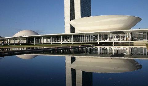 O QUE FAZ UM DEPUTADO FEDERAL