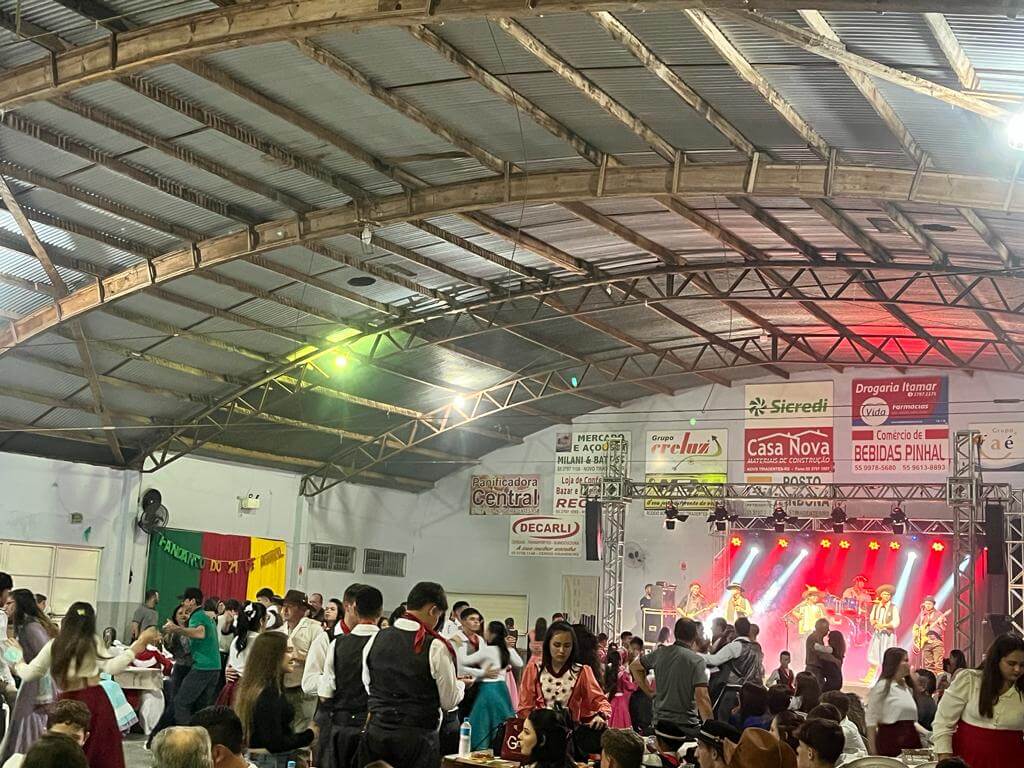 SHOW FANDANGO COM O GRUPO OS MIRINS