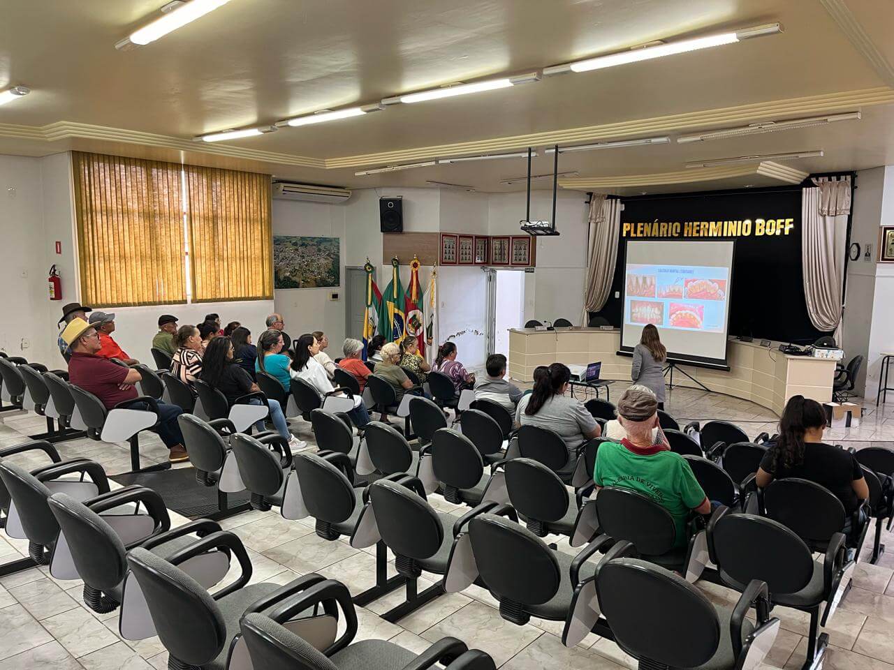 <p><strong><span style="font-family: verdana, geneva, sans-serif; font-size: 14pt;">SECRETARIA DE SA&Uacute;DE E ASSIST&Ecirc;NCIA SOCIAL REALIZOU ENCONTRO DE GRUPO DE SA&Uacute;DE NO DIA 11 DE ABRIL</span></strong></p>