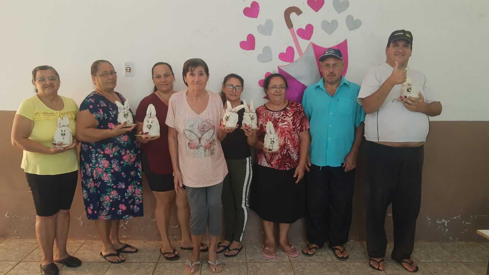 <p><strong><span style="font-size: 14pt;">ALUNOS DA EJA DESENVOLVEM TRABALHOS ARTESANAIS ALUSIVOS &Agrave; P&Aacute;SCOA</span></strong></p>