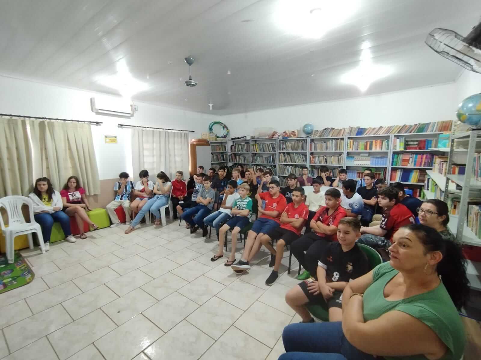ESCOLA MUNICIPAL SÃO LUIS GONZAGA REALIZA ACOLHIDA DOS ALUNOS NO INÍCIO DO ANO LETIVO