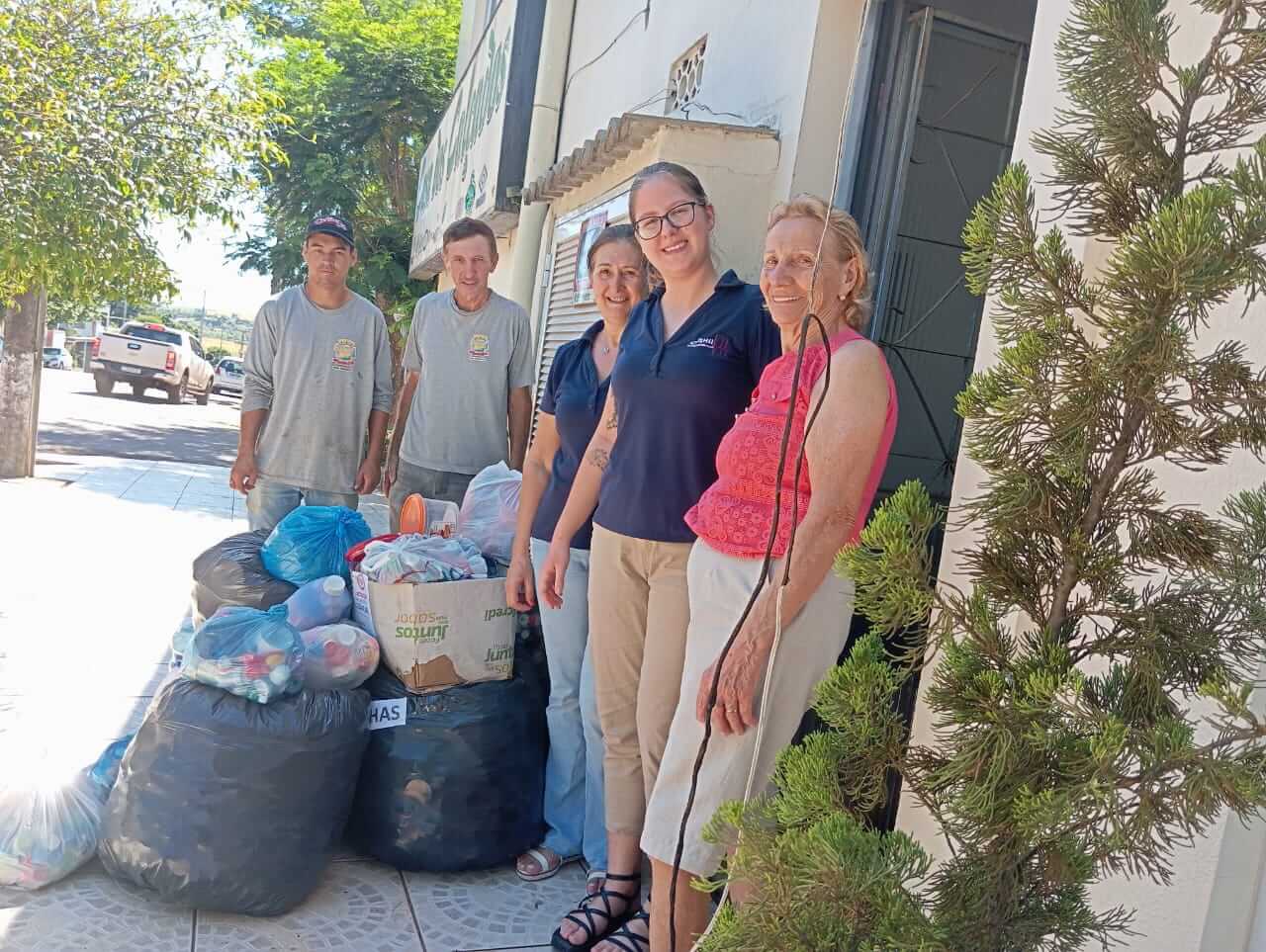 CRAS DE NOVO TIRADENTES REALIZA ENTREGA PARA A CAMPANHA TAMPINHA SOLIDÁRIA EM PROL DO HOSPITAL SÃO JOSÉ DE RODEIO BONITO