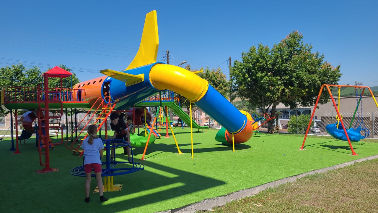 <p><strong><span style="font-family: verdana, geneva, sans-serif; font-size: 12pt;">NOVO PLAYGROUND &Eacute; INAUGURADO NA PRA&Ccedil;A REINALDO GRESPAN EM NOVO TIRADENTES</span></strong></p>