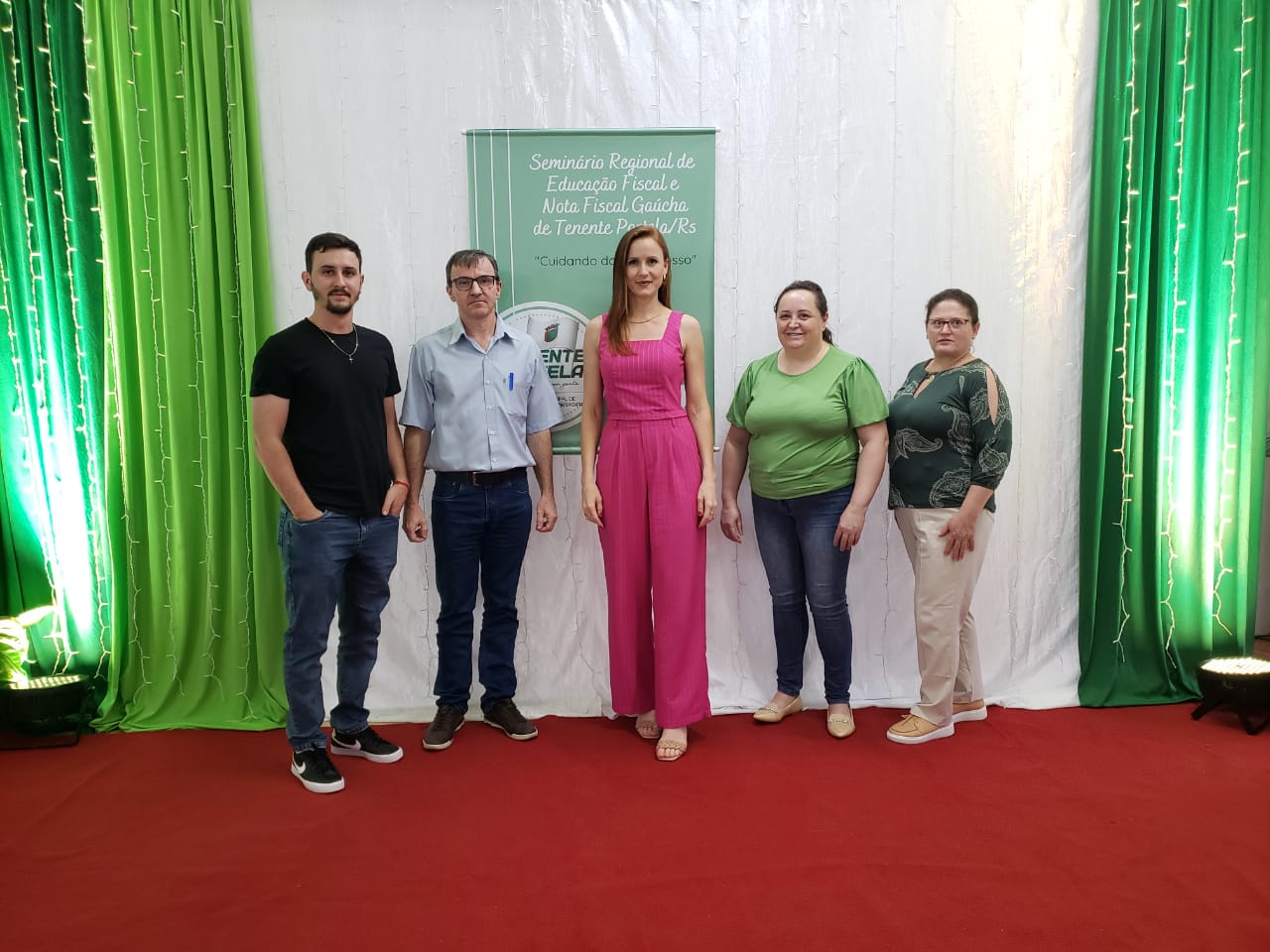 <p><strong><span style="font-family: verdana, geneva, sans-serif; font-size: 12pt;">SERVIDORES DE NOVO TIRADENTES PARTICIPAM DO 4&ordm; SEMIN&Aacute;RIO REGIONAL DE EDUCA&Ccedil;&Atilde;O FISCAL E NOTA FISCAL GA&Uacute;CHA</span></strong></p>