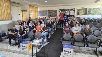 <p><span style="font-family: verdana, geneva, sans-serif; font-size: 12pt;"><strong>PROFISSIONAIS DA EDUCA&Ccedil;&Atilde;O PARTICIPAM DE FORMA&Ccedil;&Atilde;O EM PRIMEIROS SOCORROS</strong></span></p>