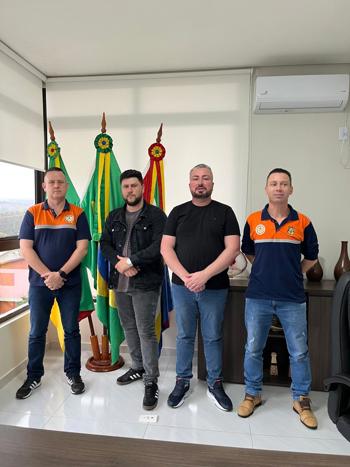 <p><span style="font-family: verdana, geneva, sans-serif; font-size: 12pt;"><strong>NOVO TIRADENTES RECEBE RECURSOS DA DEFESA CIVIL PARA A&Ccedil;&Otilde;ES DE COMBATE &Agrave; ESTIAGEM</strong></span></p>