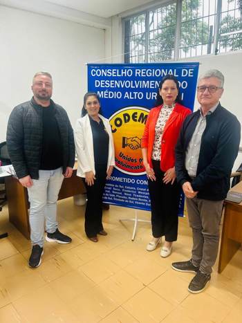 <p><span style="font-family: verdana, geneva, sans-serif; font-size: 12pt;"><strong>NOVO TIRADENTES PARTICIPOU DE REUNI&Atilde;O SOBRE CURSOS DE CAPACITA&Ccedil;&Atilde;O REGIONAL</strong></span></p>