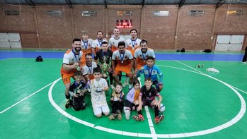 <p><span style="font-family: verdana, geneva, sans-serif; font-size: 12pt;"><strong>MERCADO RINALDI E REAL FUTSAL S&Atilde;O CAMPE&Otilde;ES DO CAMPEONATO MUNICIPAL DE FUTSAL 2025</strong></span></p>
