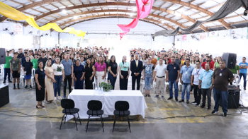 <p><span style="font-family: verdana, geneva, sans-serif; font-size: 12pt;"><strong>PALESTRA COM JUIZ DA COMARCA RE&Uacute;NE COMUNIDADE ESCOLAR PARA DI&Aacute;LOGO SOBRE RESPONSABILIDADE E FORMA&Ccedil;&Atilde;O DOS JOVENS</strong></span></p>