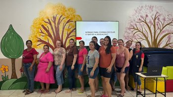 <span style="font-family: 'arial black', sans-serif; font-size: 12pt;">PROFISSIONAIS PARTICIPAM DE REUNI&Atilde;O SOBRE NORMAS E BOAS PR&Aacute;TICAS NA ALIMENTA&Ccedil;&Atilde;O ESCOLAR</span>