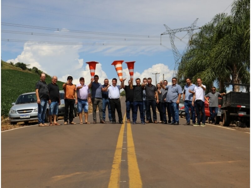 ADMINISTRAÇÃO MUNICIPAL INAUGURA OBRA DE PAVIMENTAÇÃO ASFÁLTICA EM FESTA DOS 31 ANOS DE NOVO TIRADENTES