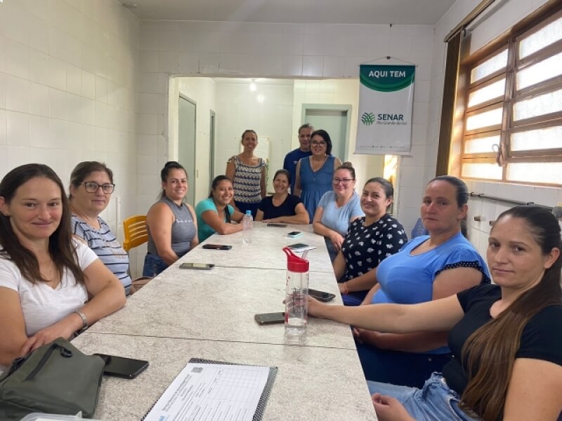 CAPACITAÇÃO PARA SERVENTES E MERENDEIRAS TEVE INÍCIO NESTA TERÇA-FEIRA, 31