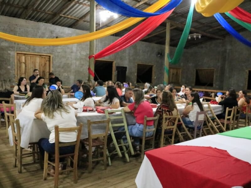 PREFEITURA MUNICIPAL ORGANIZA JANTAR EM COMEMORAÇÃO AO DIA DO SERVIDOR PÚBLICO