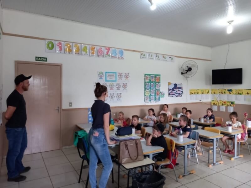 ATIVIDADE SOBRE O DIA MUNDIAL DA ALIMENTAÇÃO É REALIZADA NA ESCOLA SÃO LUIS GONZAGA