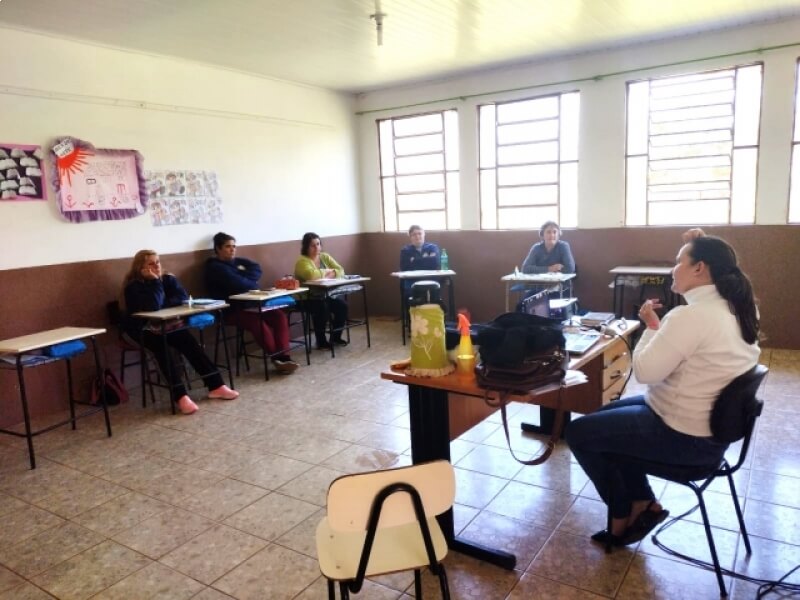 TURMAS DO EJA DE NOVO TIRADENTES REALIZAM ATIVIDADES REFERENTES AO SETEMBRO AMARELO  