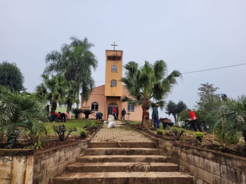 PROJETO NOVO TIRADENTES COM BELAS COMUNIDADES REALIZA MAIS UMA ETAPA