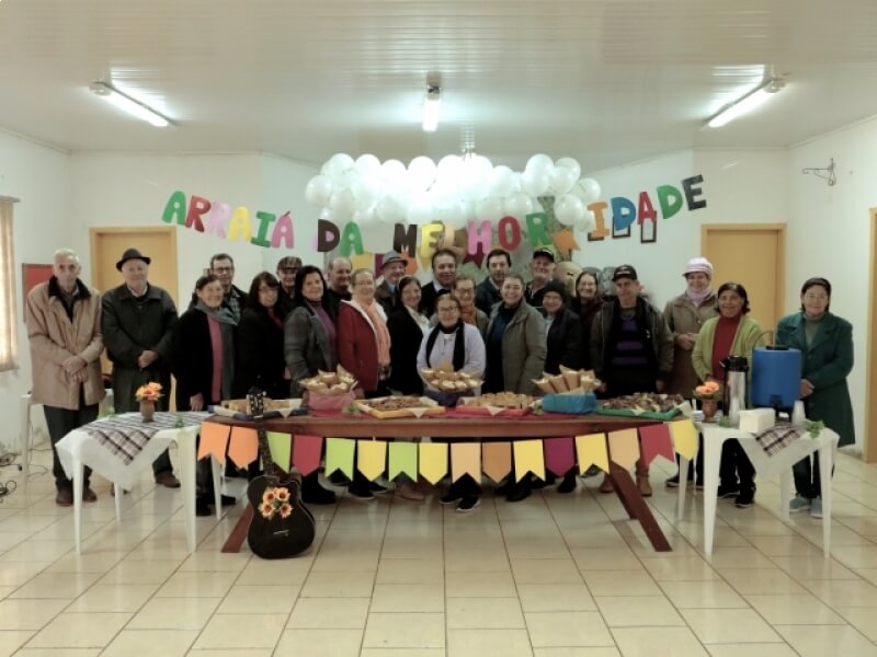 GRUPO DA TERCEIRA IDADE ALEGRIA DE VIVER PARTICIPA DE CONFRATERNIZAÇÃO ALUSIVA ÀS FESTAS JUNINAS