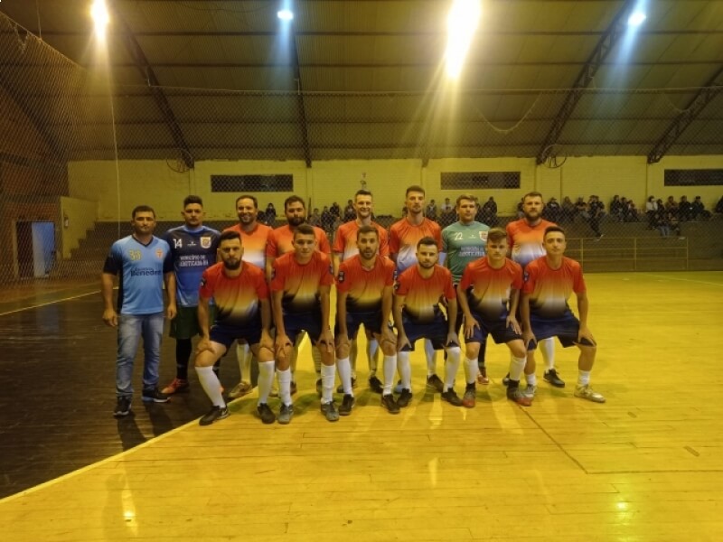NOVO TIRADENTES ESTREIA COM VITÓRIA NA COPA AMZOP DE FUTSAL