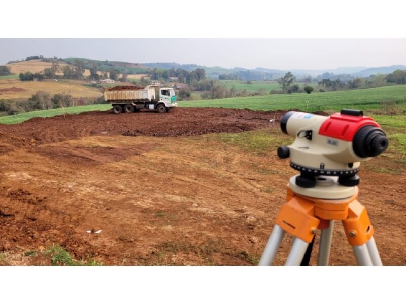 FAMÍLIAS DE NOVO TIRADENTES INVESTEM EM ESTRUTURAS PARA BOVINOCULTURA DE LEITE