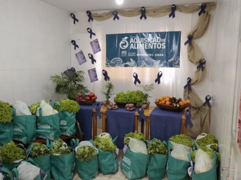 CESTAS DO PROGRAMA DE AQUISIÇÃO DE ALIMENTOS SÃO ENTREGUES EM NOVO TIRADENTES