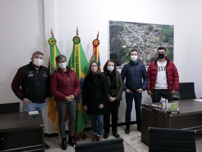 EQUIPE DE ENGENHEIROS DO DAER VISITA NOVO TIRADENTES PARA ATUALIZAR PROJETO DA LIGAÇÃO ASFÁLTICA