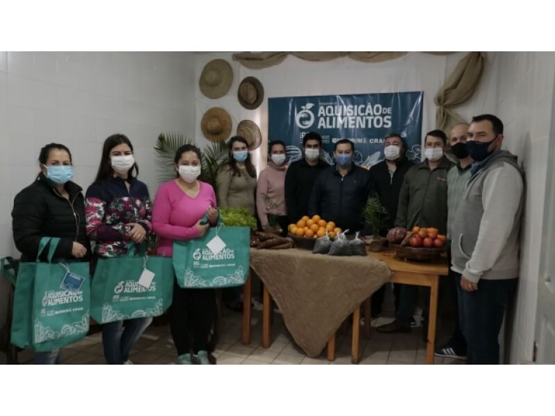 ALIMENTOS DO PROGRAMA PAA SÃO ENTREGUES AO CRAS DE NOVO TIRADENTES