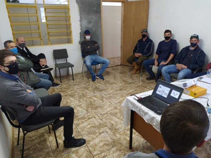 ASSOCIAÇÃO DE PRODUTORES É DISCUTIDA EM NOVO TIRADENTES
