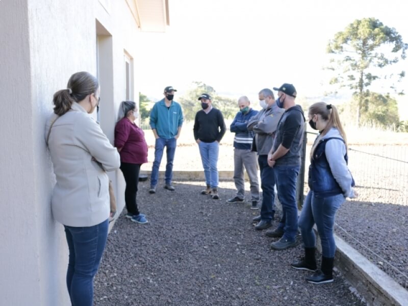 EQUIPE DE TÉCNICOS, SECRETÁRIOS MUNICIPAIS E PRODUTORES DE NOVO TIRADENTES REALIZAM VISITAS A AGROINDÚSTRIAS DE RODEIO BONITO  
