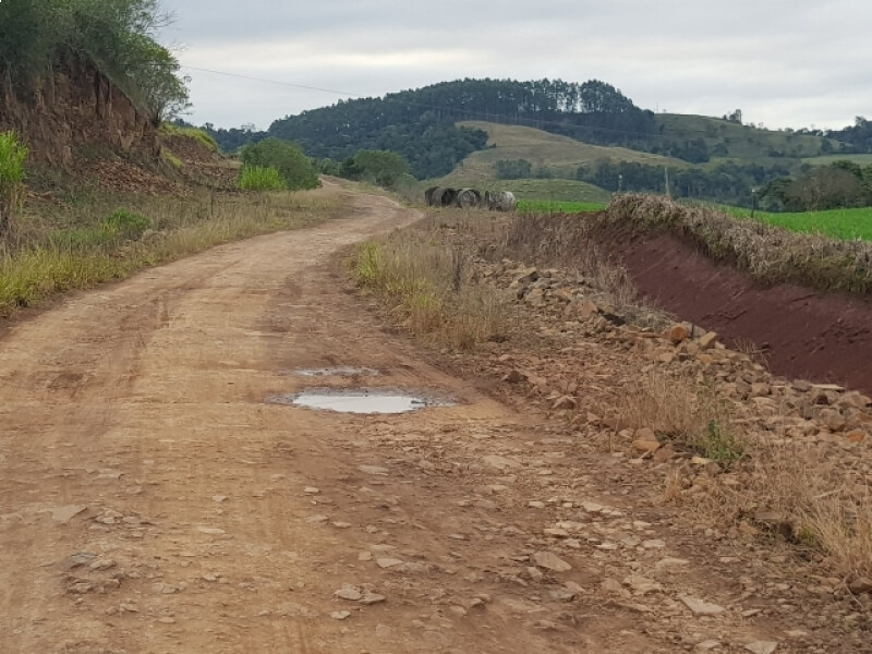 NOVO TIRADENTES É CONTEMPLADO COM ACESSO ASFÁLTICO PARA A RS 325 QUE LIGA O MUNICÍPIO A PINHAL
