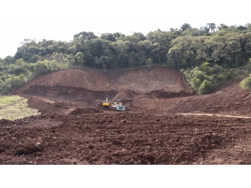 INCENTIVO A SUINOCULTURA É FOCO DE TRABALHO DA SECRETARIA DE OBRAS EM NOVO TIRADENTES
