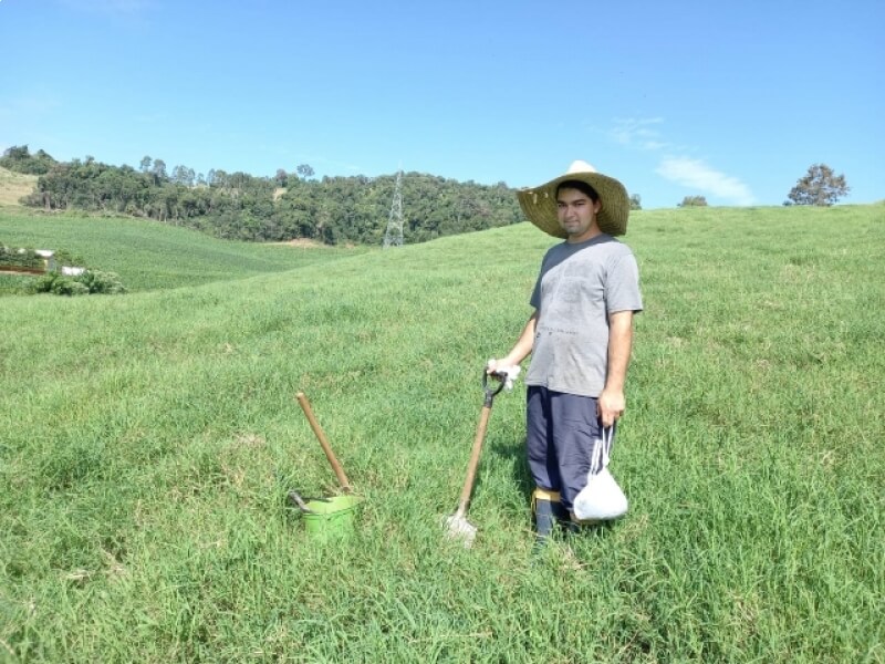 EMATER/RS-ASCAR MONITORA FERTILIDADE DO SOLO EM NOVO TIRADENTES