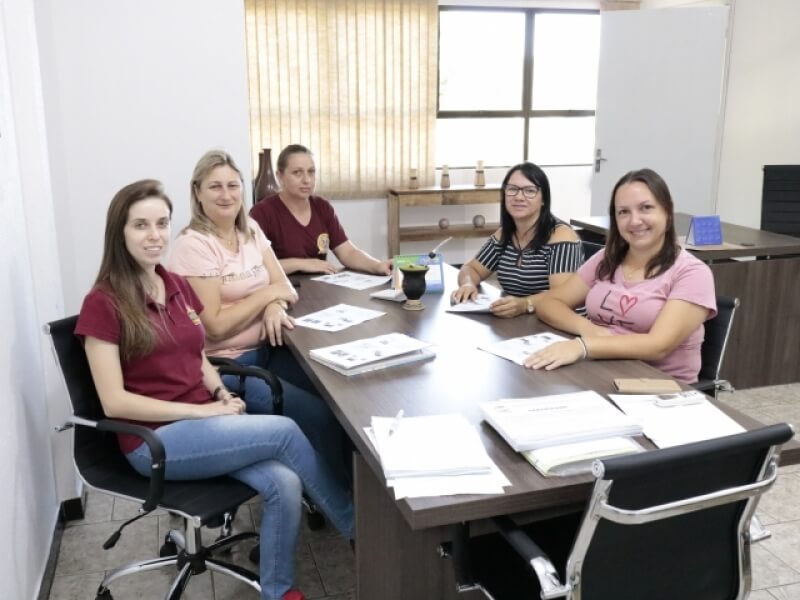 CONSELHO DE ALIMENTAÇÃO ESCOLAR REALIZA REUNIÃO DE INÍCIO DE ANO LETIVO