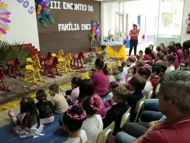 EMEI ELEMAR BATTISTI REALIZA III ENCONTRO DA FAMÍLIA