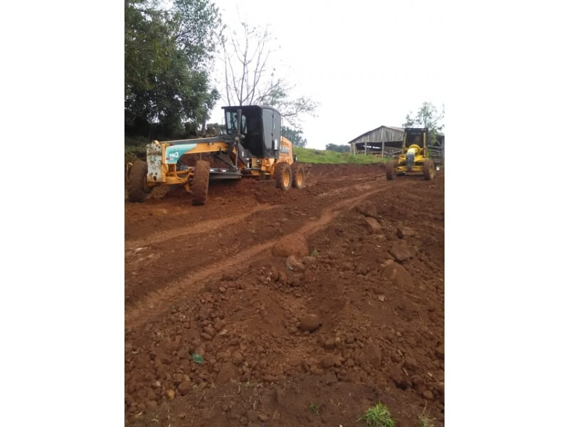 SECRETARIA DE OBRAS DE NOVO TIRADENTES PRIORIZA TRABALHOS DE ESCAVOS E MANUTENÇÃO DAS ESTRADAS